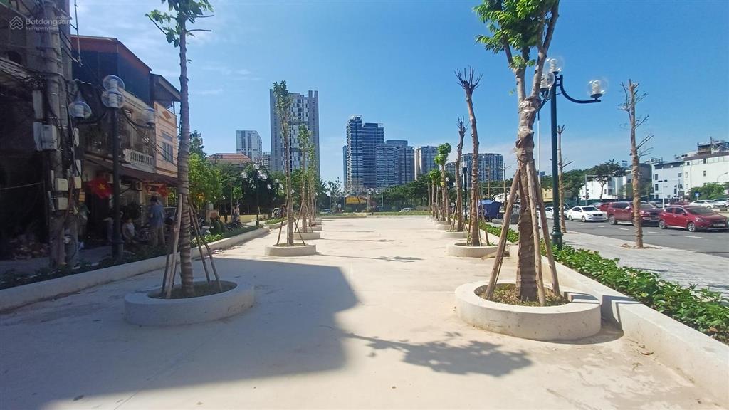 Cho thuê mb kinh doanh đường nguyễn văn huyên kéo dài đoạn mới thi công xong 120m sàn giá 20tr