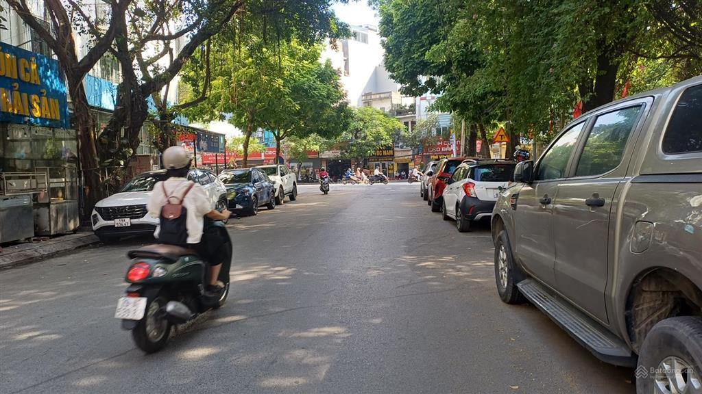 Bán nhà ngõ 105 xuân la 5 tầng 40m mặt tiền 4.2m đường ô tô giá 14 tỷ
