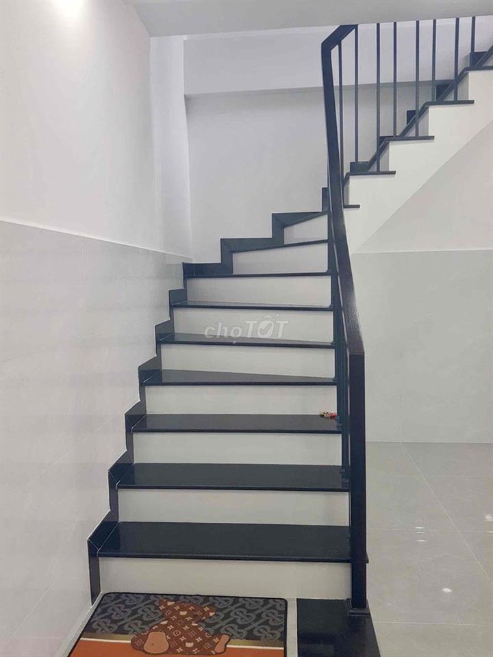 Cho Thuê nhà Mới 2 Tầng 3PN Đối diện trường trần phú sát bên chợ TTN8