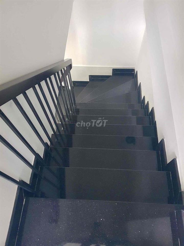Cho Thuê nhà Mới 2 Tầng 3PN Đối diện trường trần phú sát bên chợ TTN8