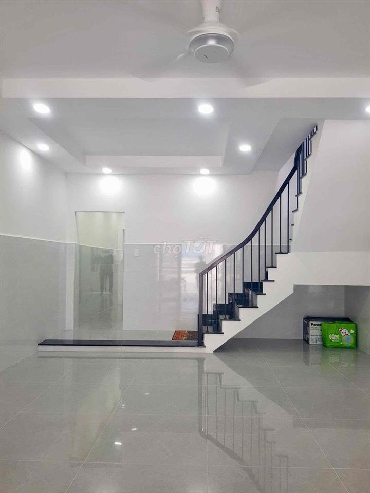 Cho Thuê nhà Mới 2 Tầng 3PN Đối diện trường trần phú sát bên chợ TTN8