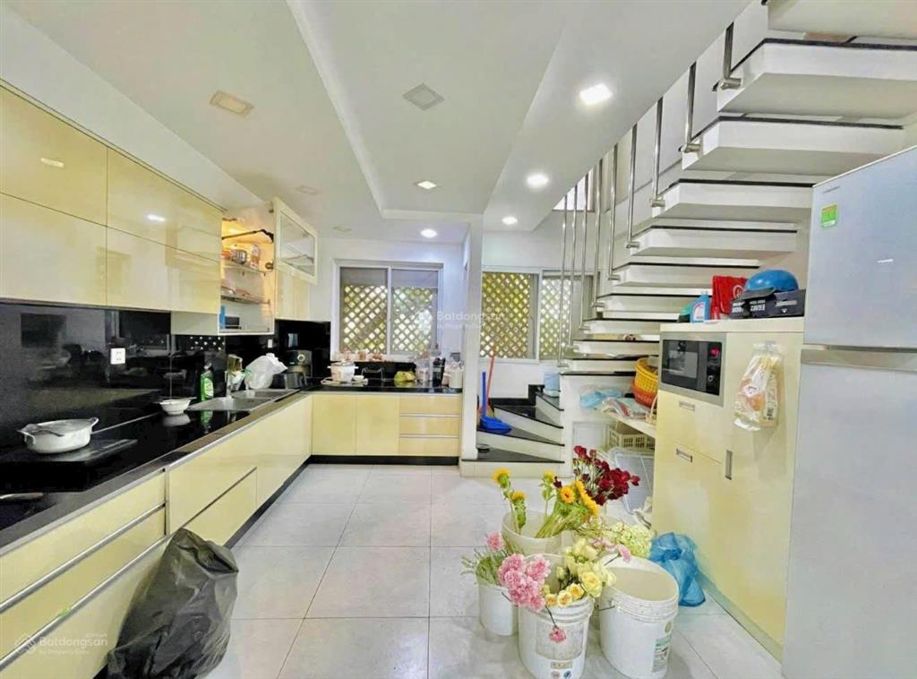 Trung tâm bình thạnh hxh nhà 5 tầng dòng tiền 23tr/tháng hơn 11 tỷ