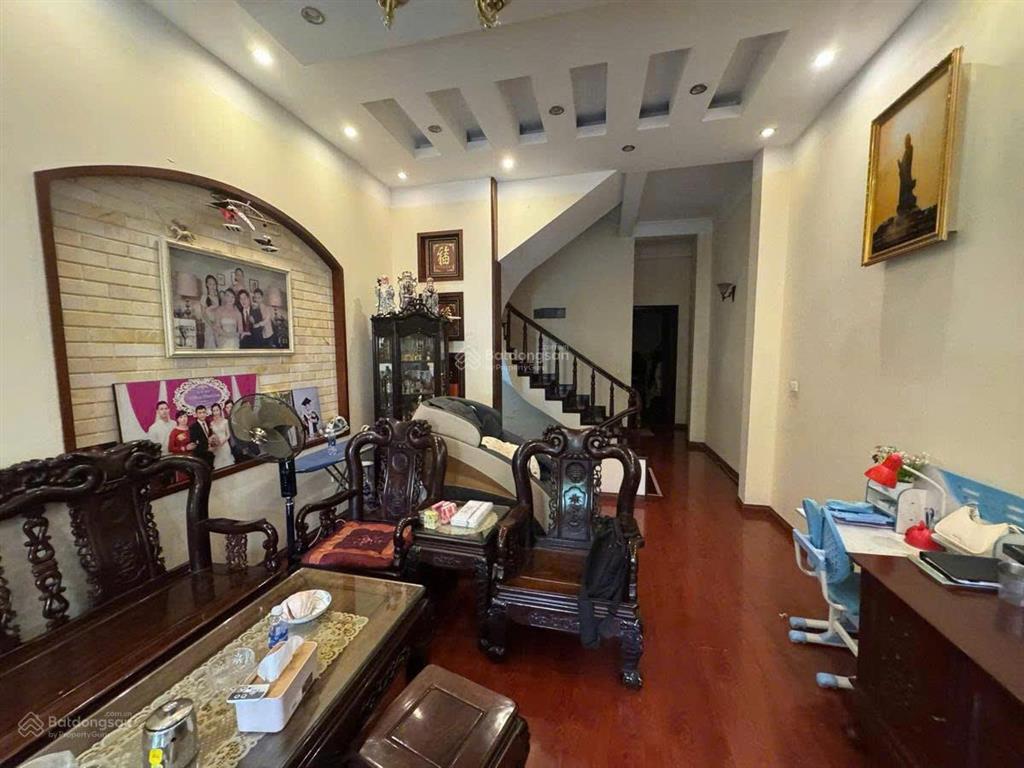 Bán nhà 2 mặt thoáng ngọc lâm, long biên, 80m2, mt 5,4m, giá 12,8 tỷ, kd, ô tô