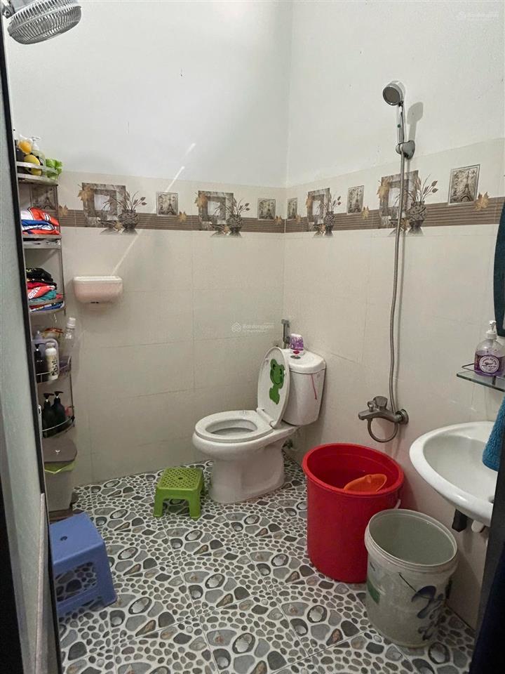 Chị chủ bỏ phố về vườn cần bán nhà gần biển bình sơn, giá chỉ 2.2 tỷ