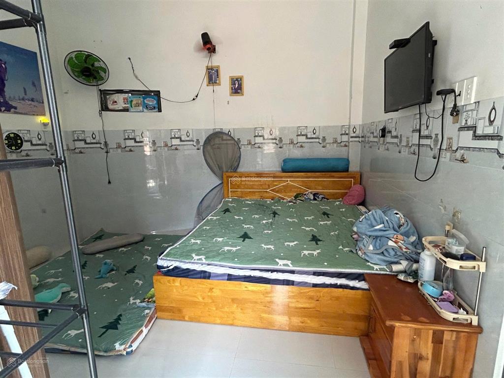 Chị chủ bỏ phố về vườn cần bán nhà gần biển bình sơn, giá chỉ 2.2 tỷ
