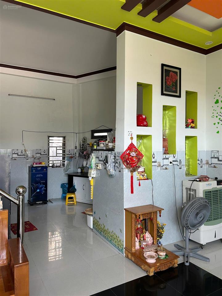 Chị chủ bỏ phố về vườn cần bán nhà gần biển bình sơn, giá chỉ 2.2 tỷ