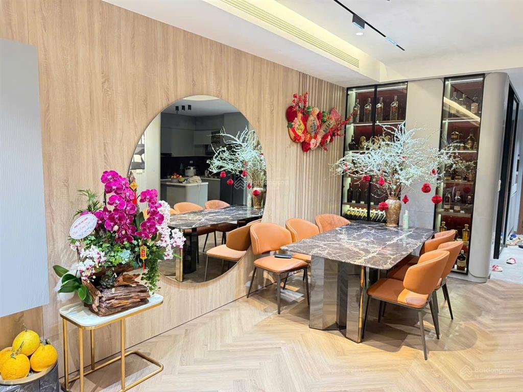 Chính chủ cần bán căn góc 3ngủ chung cư eco green, full nt, 100m2, bán gấp rẻ, tầng 22, có slot ôtô