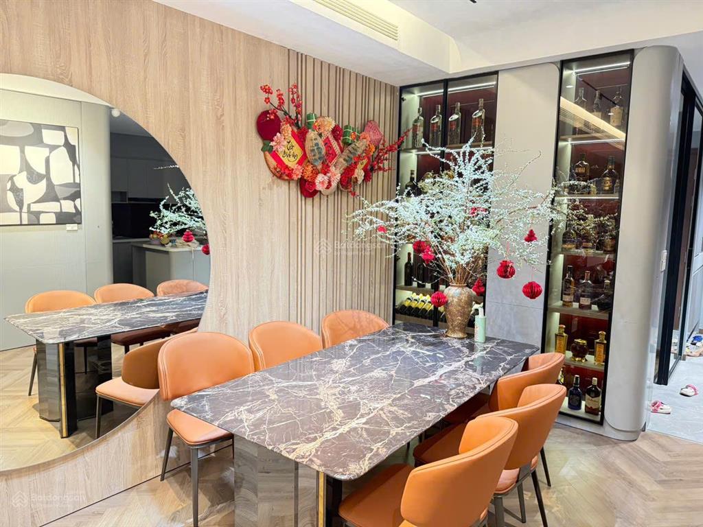Chính chủ cần bán căn góc 3ngủ chung cư eco green, full nt, 100m2, bán gấp rẻ, tầng 22, có slot ôtô