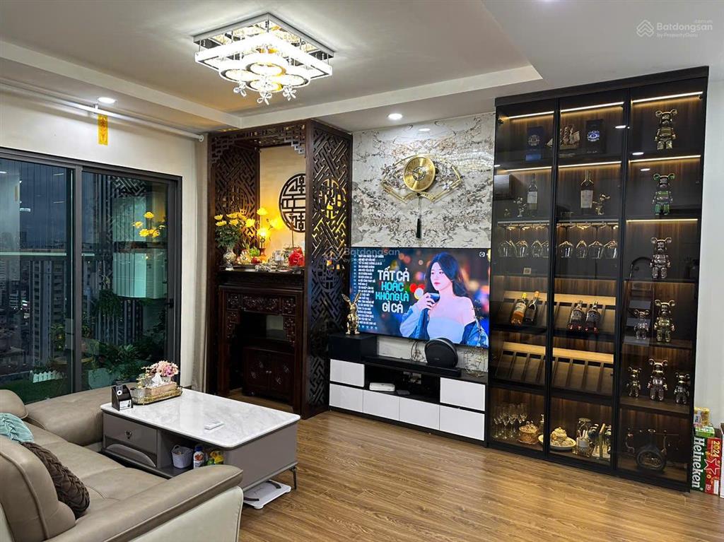 Bán căn hộ đẹp, giá cạnh tranh cc ecogreen 75m2 ban công đn mát, view đẹp, tầng trung 15 đẹp, full đồ