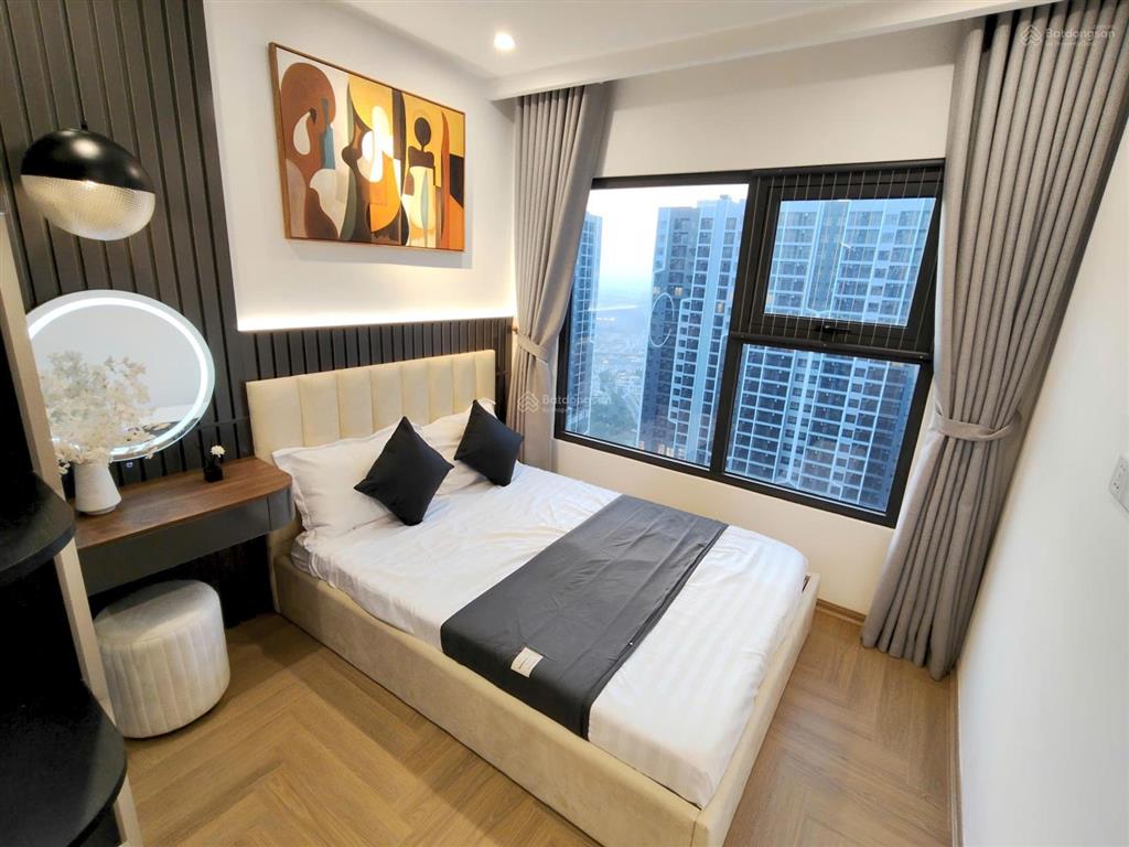 Chính chủ bán căn 2 ngủ có ban công đông nam thoáng đẹp tòa eco dream, 70m2, nội thất đẹp, tầng 22