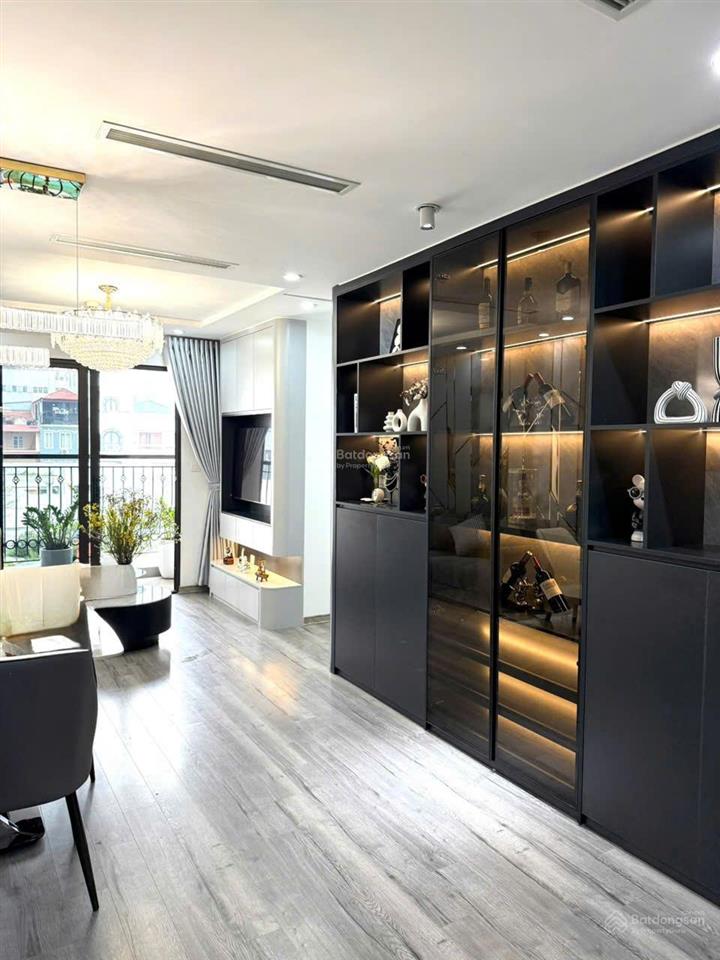 Chính chủ bán căn 2 ngủ có ban công đông nam thoáng đẹp tòa eco dream, 70m2, nội thất đẹp, tầng 22