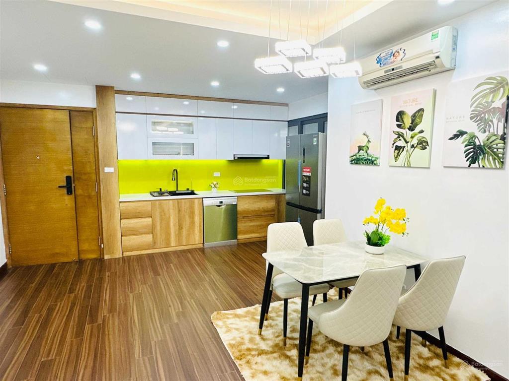 Chủ nhà bán gấp căn hộ 2pn handi resco 31 lê văn lương, sổ đỏ sẵn, tầng 12, giá rẻ, bc đông nam