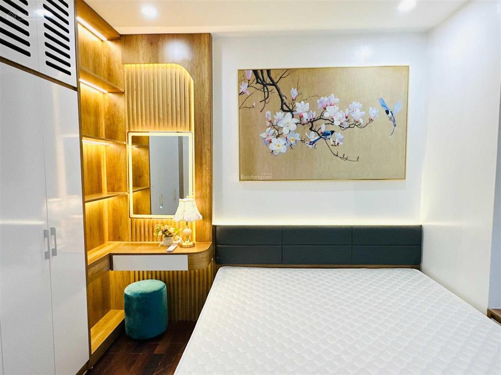 Chủ nhà bán gấp căn hộ 2pn handi resco 31 lê văn lương, sổ đỏ sẵn, tầng 12, giá rẻ, bc đông nam