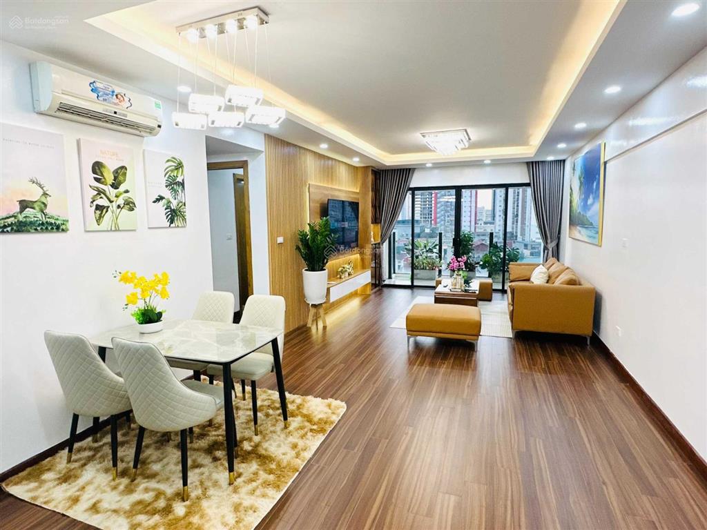 Chủ nhà bán gấp căn hộ 2pn handi resco 31 lê văn lương, sổ đỏ sẵn, tầng 12, giá rẻ, bc đông nam
