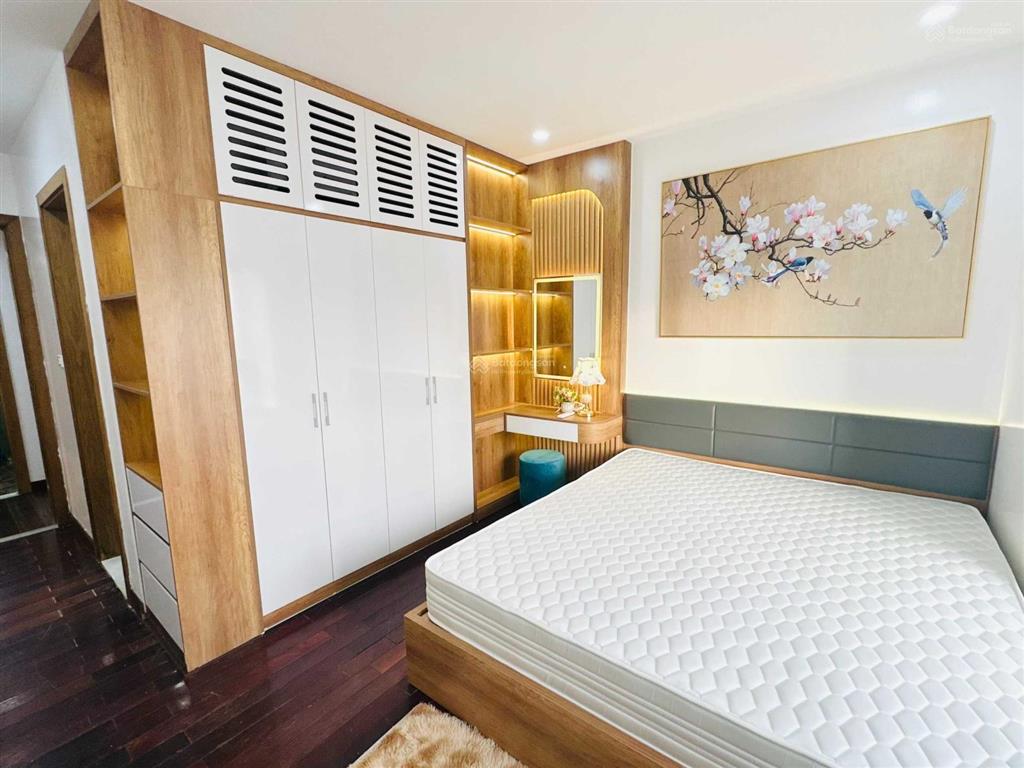 Chủ nhà bán gấp căn hộ 2pn handi resco 31 lê văn lương, sổ đỏ sẵn, tầng 12, giá rẻ, bc đông nam