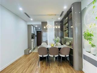 Bán căn 2 ngủ đông nam nổi bật cc 90 nguyễn tuân 72m2, nội thất đẹp mới, có slot ô tô, tầng 20