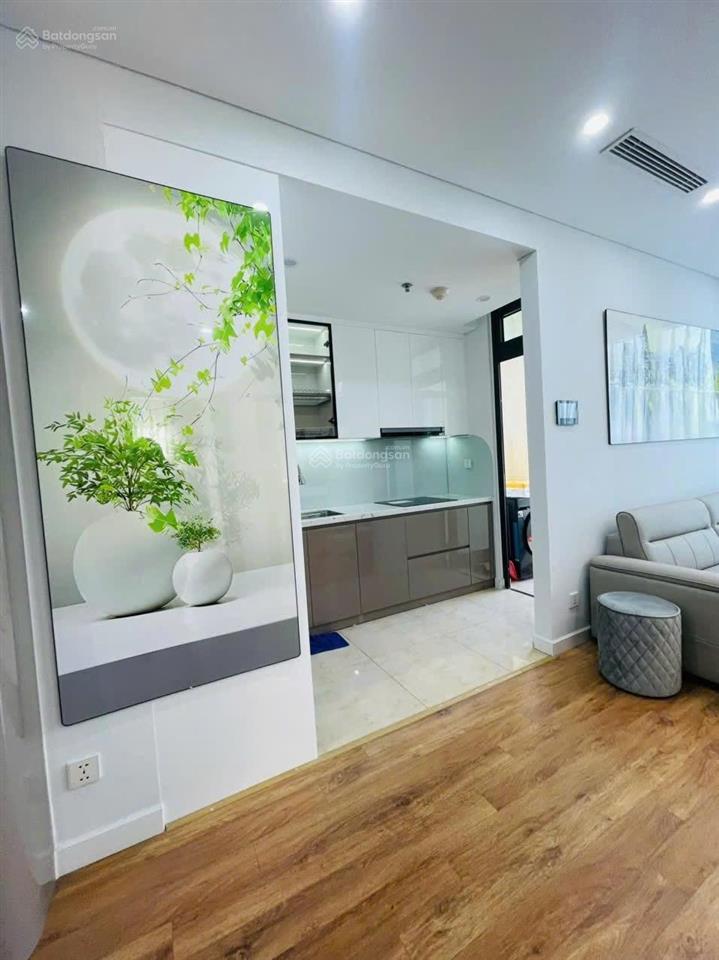 Bán căn 2 ngủ đông nam nổi bật cc 90 nguyễn tuân 72m2, nội thất đẹp mới, có slot ô tô, tầng 20