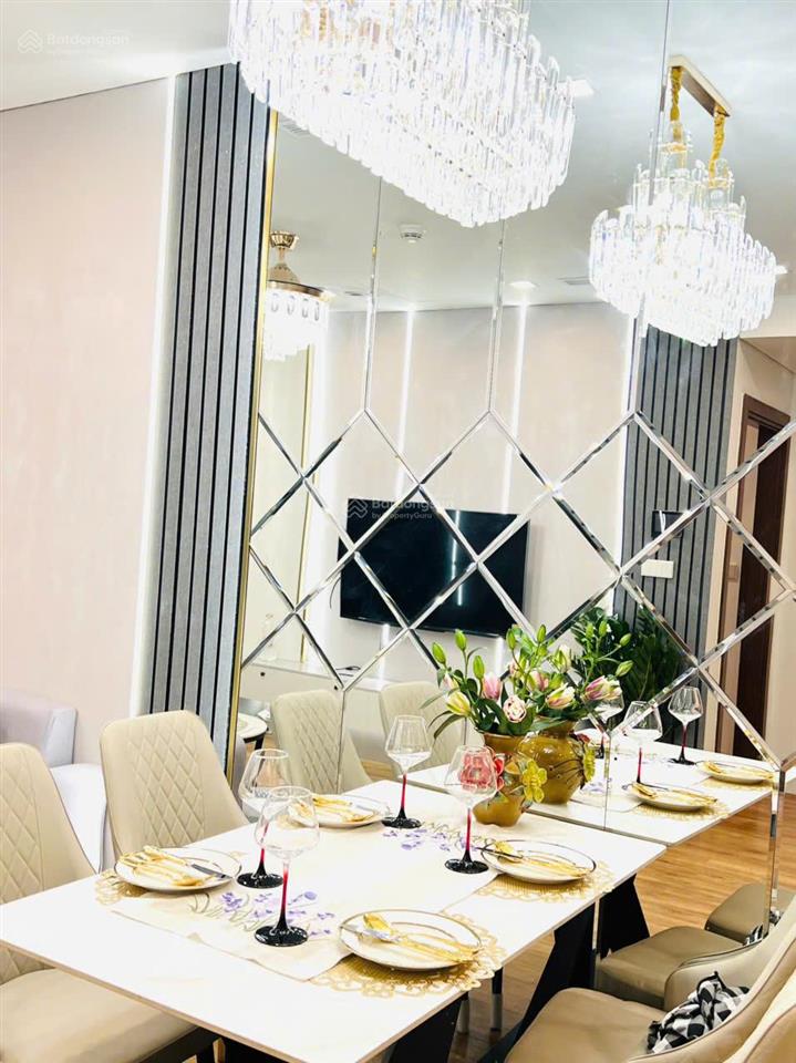 Bán gấp căn góc đông nam, 3 ngủ tòa c, star tower 283 khương trung, full đồ đẹp như ảnh, tầng đẹp