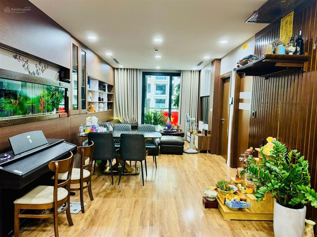 Bán gấp căn góc đông nam, 3 ngủ tòa c, star tower 283 khương trung, full đồ đẹp như ảnh, tầng đẹp