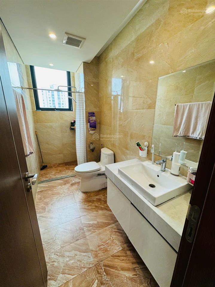 Chính chủ gửi bán căn hộ the legend nguyễn tuân, căn 2ngủ 2vs 72,5m2, full nt, giá 7tỷ2, sẵn sổ đỏ