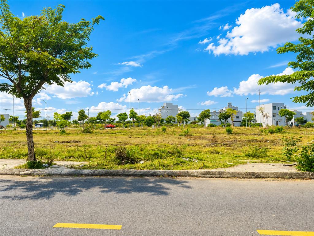 Cần tiền gấp bán giá sụp hầm lô đất đường anh đức  khu đầm sen nam hoà xuân