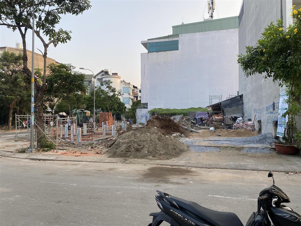Cần bán nền a19 đối diện trường học  dt 100m2 đã có móng  giá 7 tỷ tl  0901 423 ***