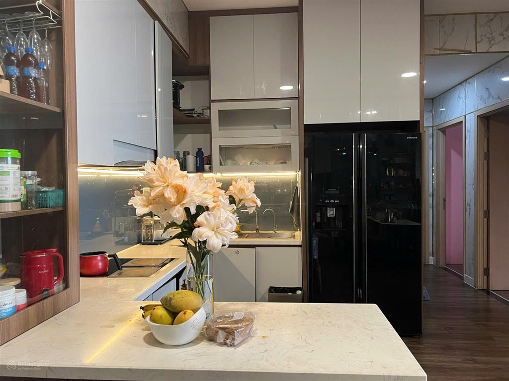 Cam kết tin thật 100% 2pn 2wc 70m2 view ngoài thoáng mát đang có hd thuê 11 triệu giá 4.85 tỷ