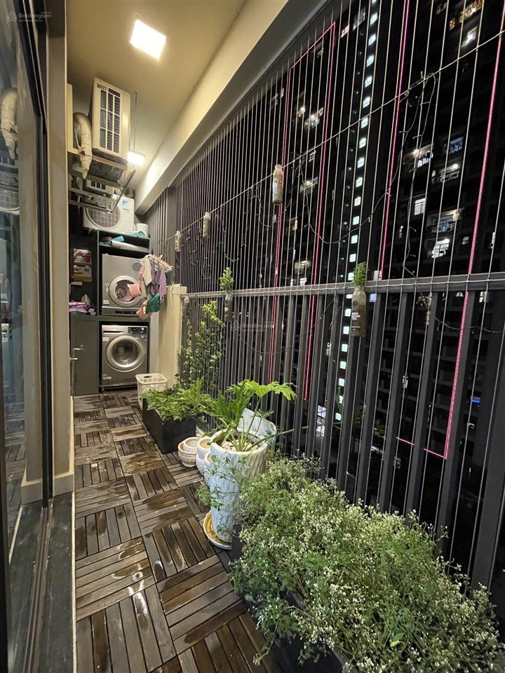 Cam kết tin thật 100% 2pn 2wc 70m2 view ngoài thoáng mát đang có hd thuê 11 triệu giá 4.85 tỷ