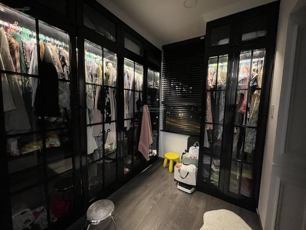 Cam kết tin thật 100% 2pn 2wc 70m2 view ngoài thoáng mát đang có hd thuê 11 triệu giá 4.85 tỷ