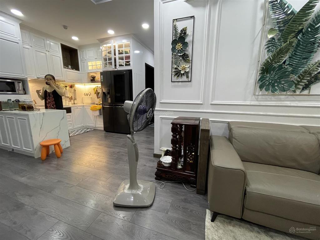 Cam kết tin thật 100% 2pn 2wc 70m2 view ngoài thoáng mát đang có hd thuê 11 triệu giá 4.85 tỷ