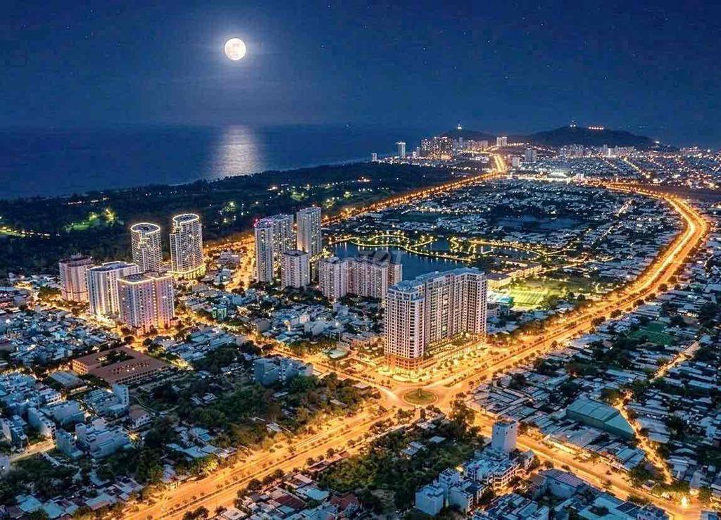 Bán đất mặt tiền Hà Huy Tập ( đường D5 cũ khu du lịch biển Long Cung)