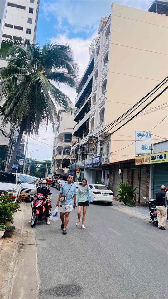 BÁN ĐẤT PHÓ ĐỨC CHÍNH - CÁCH BIỂN THUỲ VÂN 20m