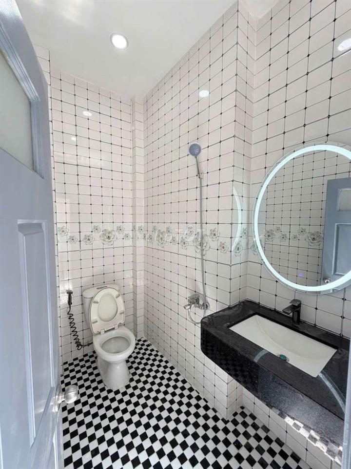 MT 33 Lê Công Phép 4.5x20 3 lầu