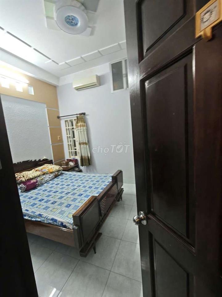 Nhà khu dân cư Bình Phú 4x10 1 trệt 2 lầu 