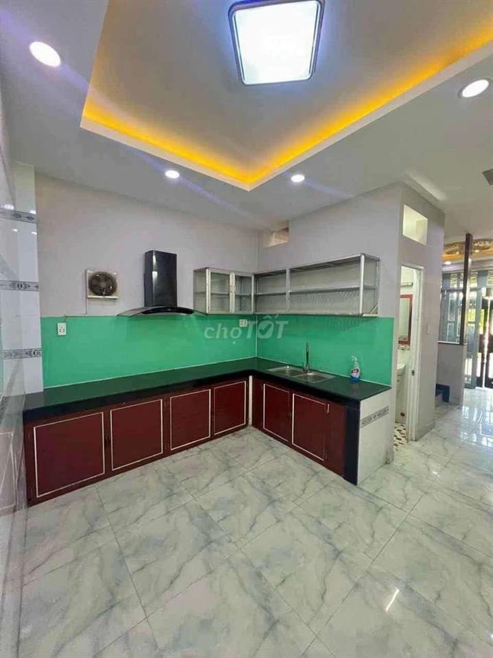 Bán nhà KDC Bình Phú đối diện công viên