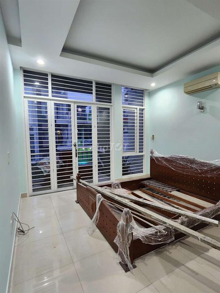 Bán nhà mới đường 10m KDC Bình Phú 4x18 3 tấm rưỡi