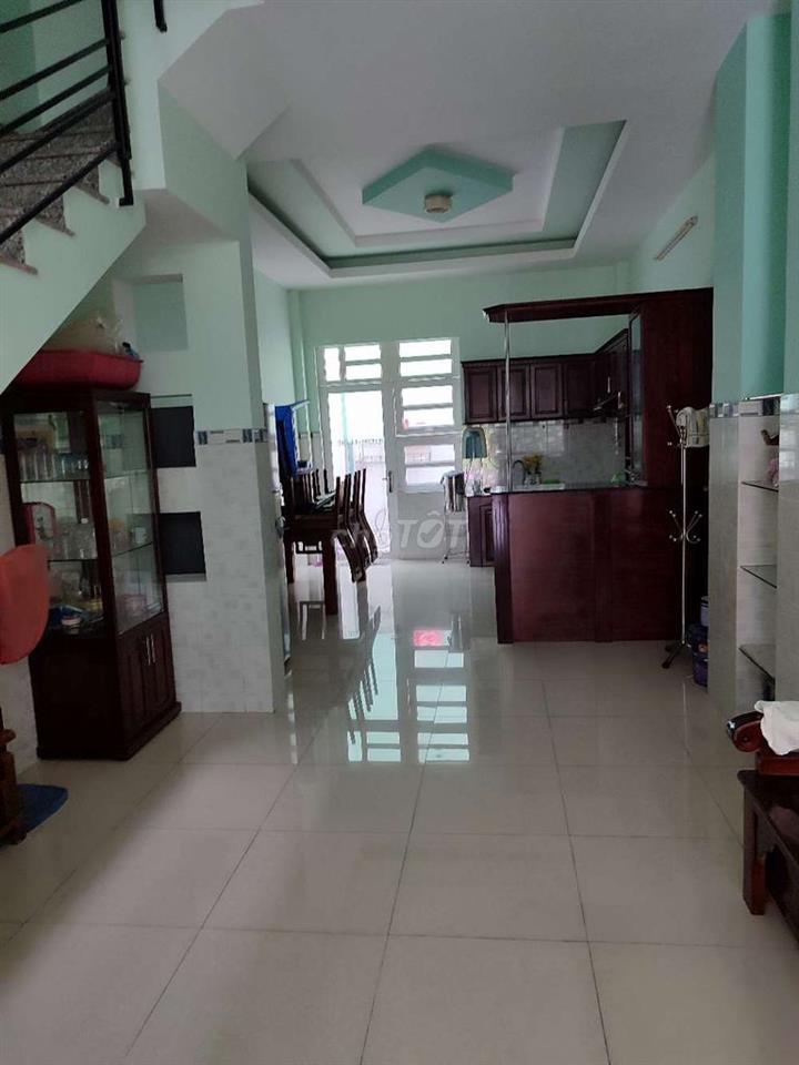 Nhà KDC Bình Phú đối diện công viên 4x18 3 lầu 5PN