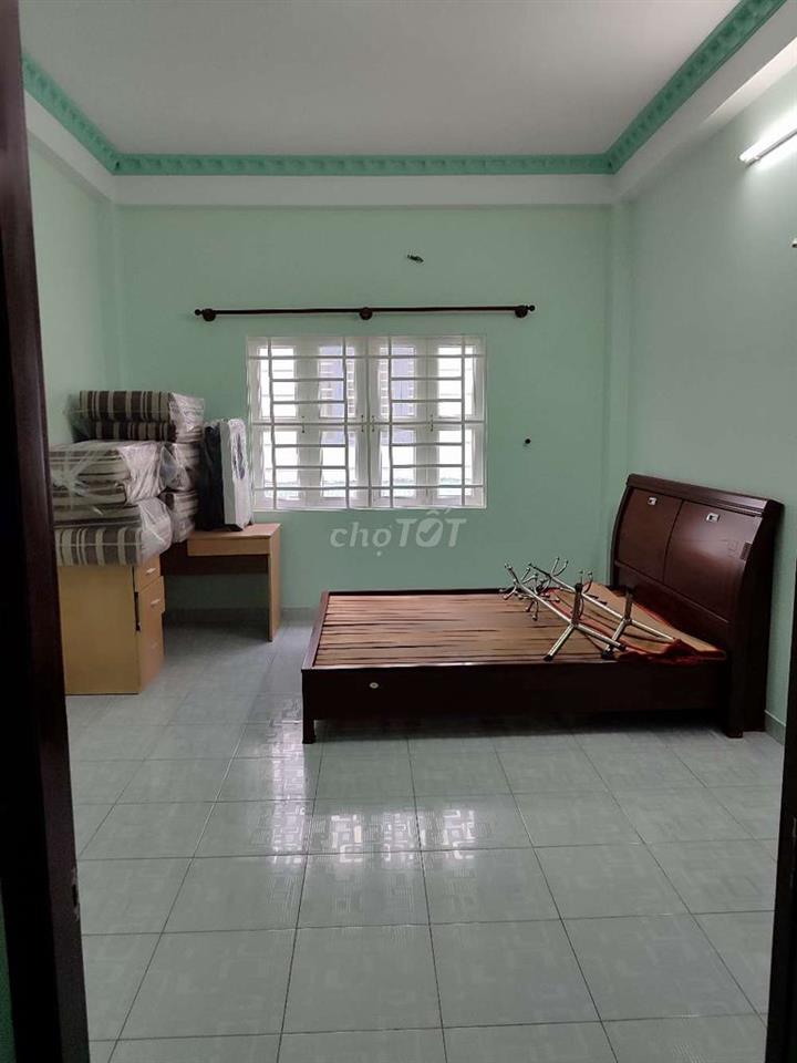 Nhà KDC Bình Phú đối diện công viên 4x18 3 lầu 5PN