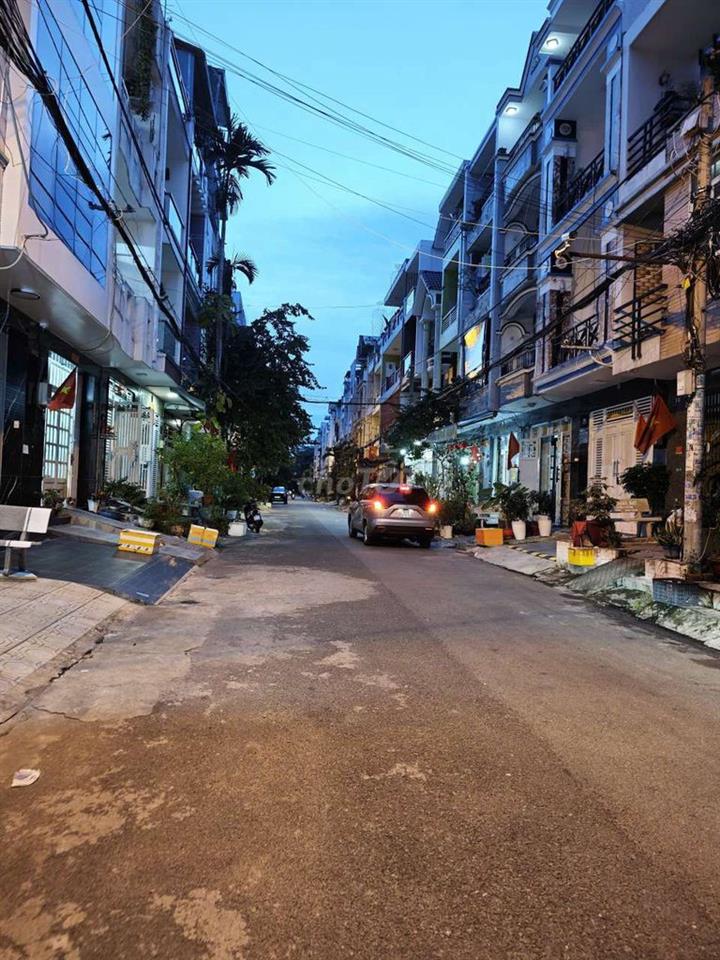 Nhà khu dân cư Bình Phú 4x15 1 trệt 1 lửng