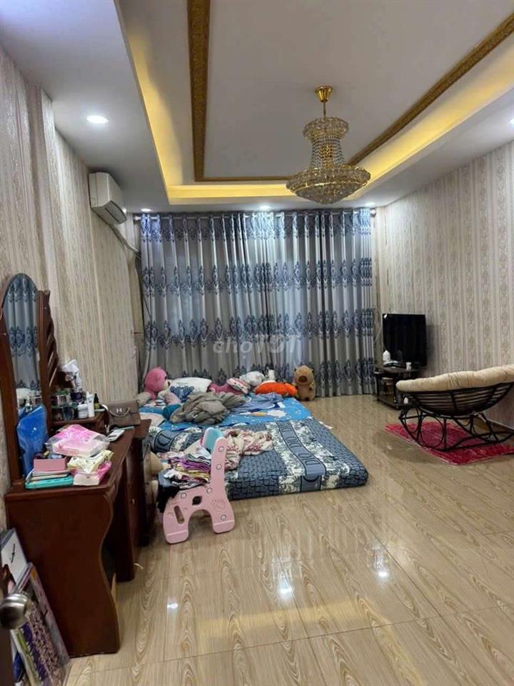 Nhà KDC Bình Phú 1 đối diện công viên