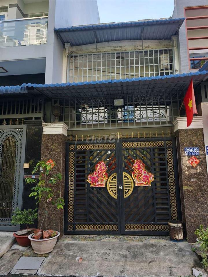Nhà KDC Bình Phú 1 đối diện công viên