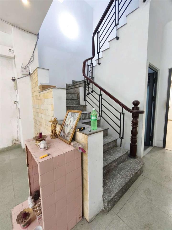 Mặt tiền đường 33 KDC Bình Phú ( 351/27 An Dương Vương)