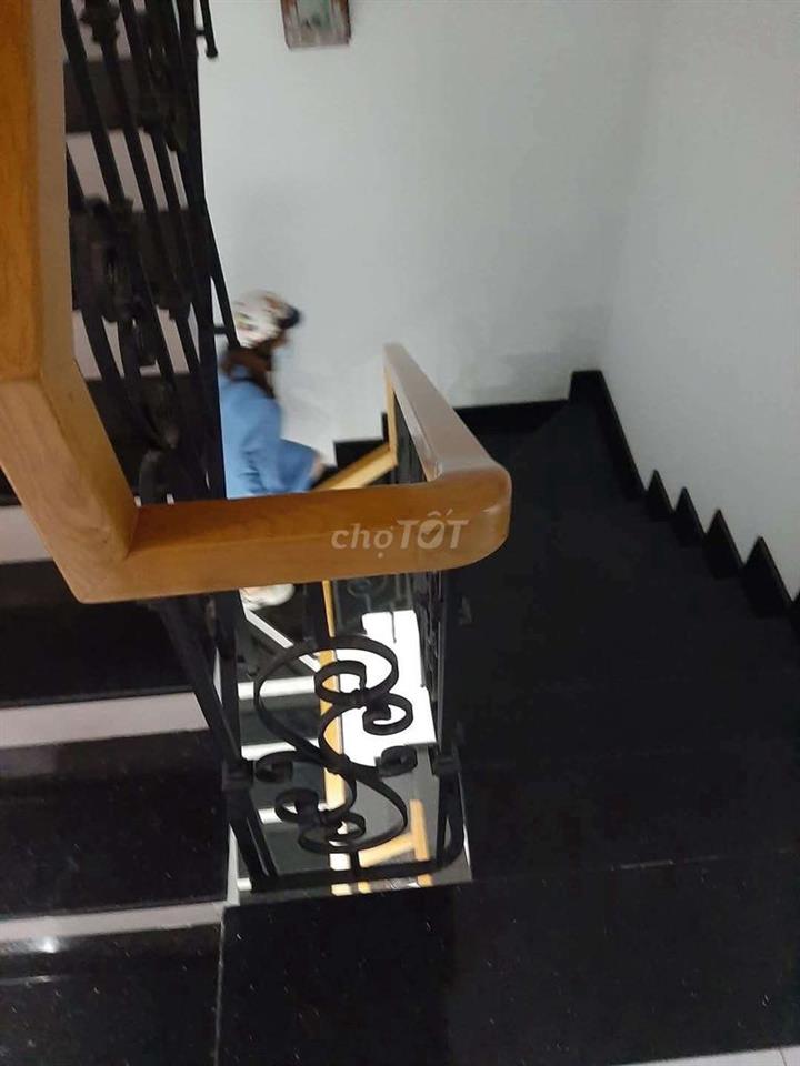 Mặt tiền đường 64 đối diện công viên 4x17 3 lầu