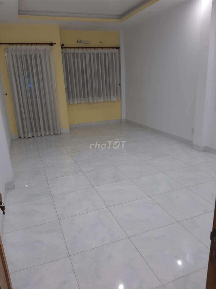 Mặt tiền đường 64 đối diện công viên 4x17 3 lầu