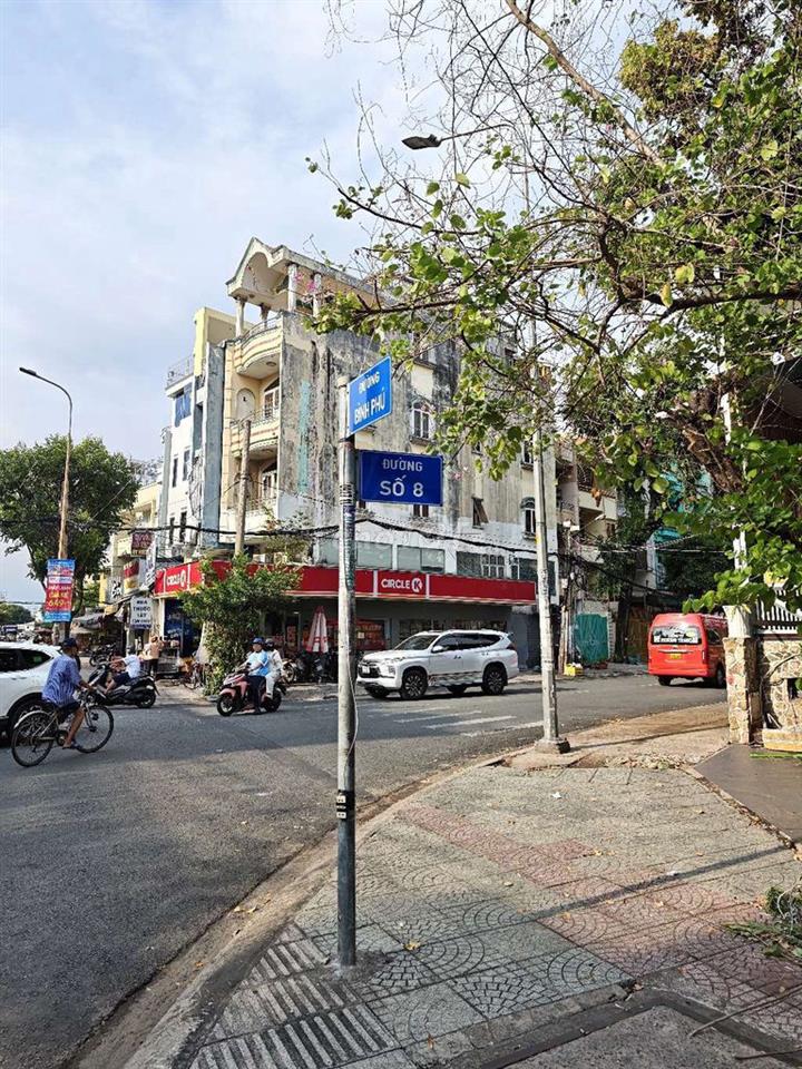 Cần bán căn góc 2 MT 18 Bình Phú và đường số 8 