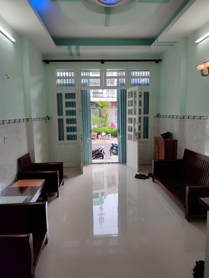 MT khu dân cư Bình Phú đối diện công viên
