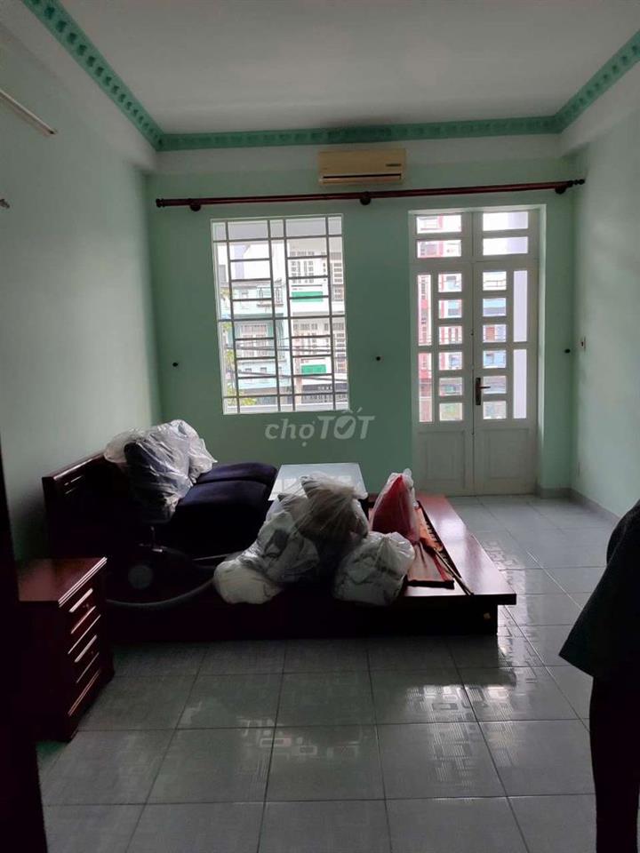 MT khu dân cư Bình Phú đối diện công viên