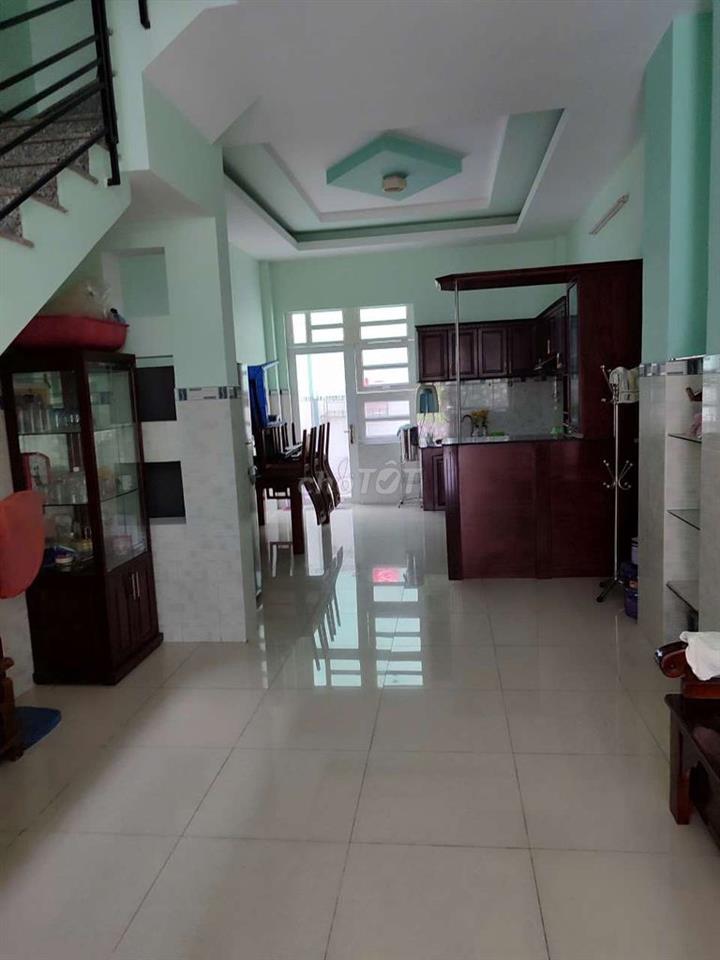 MT khu dân cư Bình Phú đối diện công viên