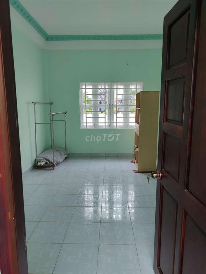 MT khu dân cư Bình Phú đối diện công viên