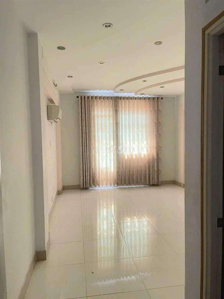 Bán nhà đường 72 KDC Bình Phú 4x17 3 lầu full nội thất